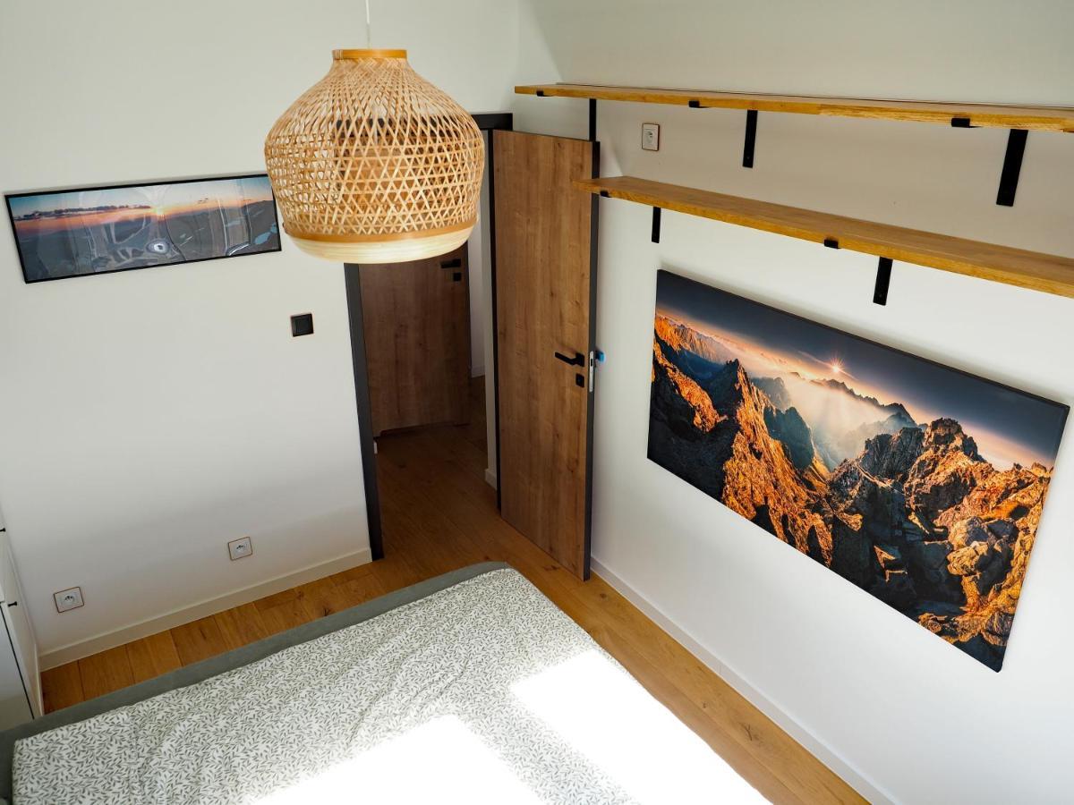 Debina Z Widokiem Apartamento Poznań Exterior foto