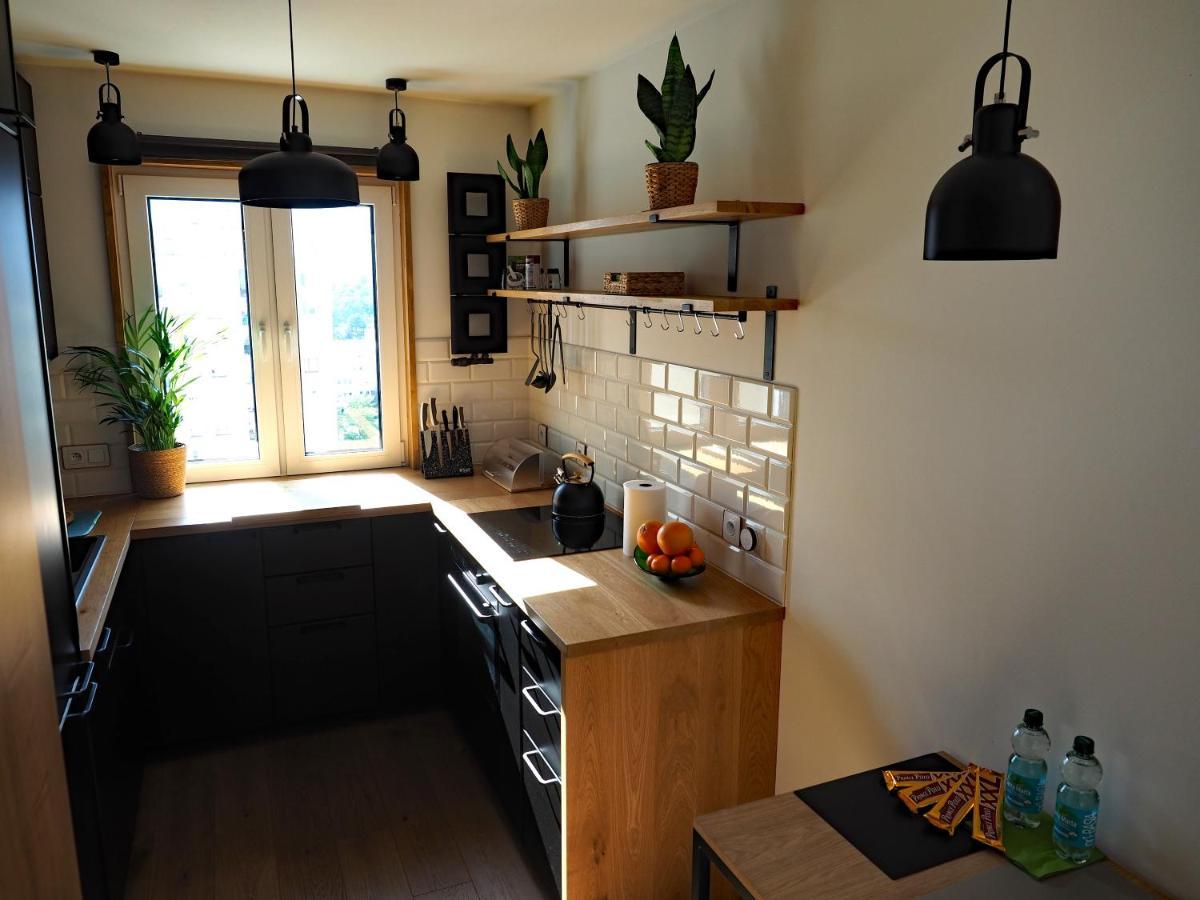 Debina Z Widokiem Apartamento Poznań Exterior foto